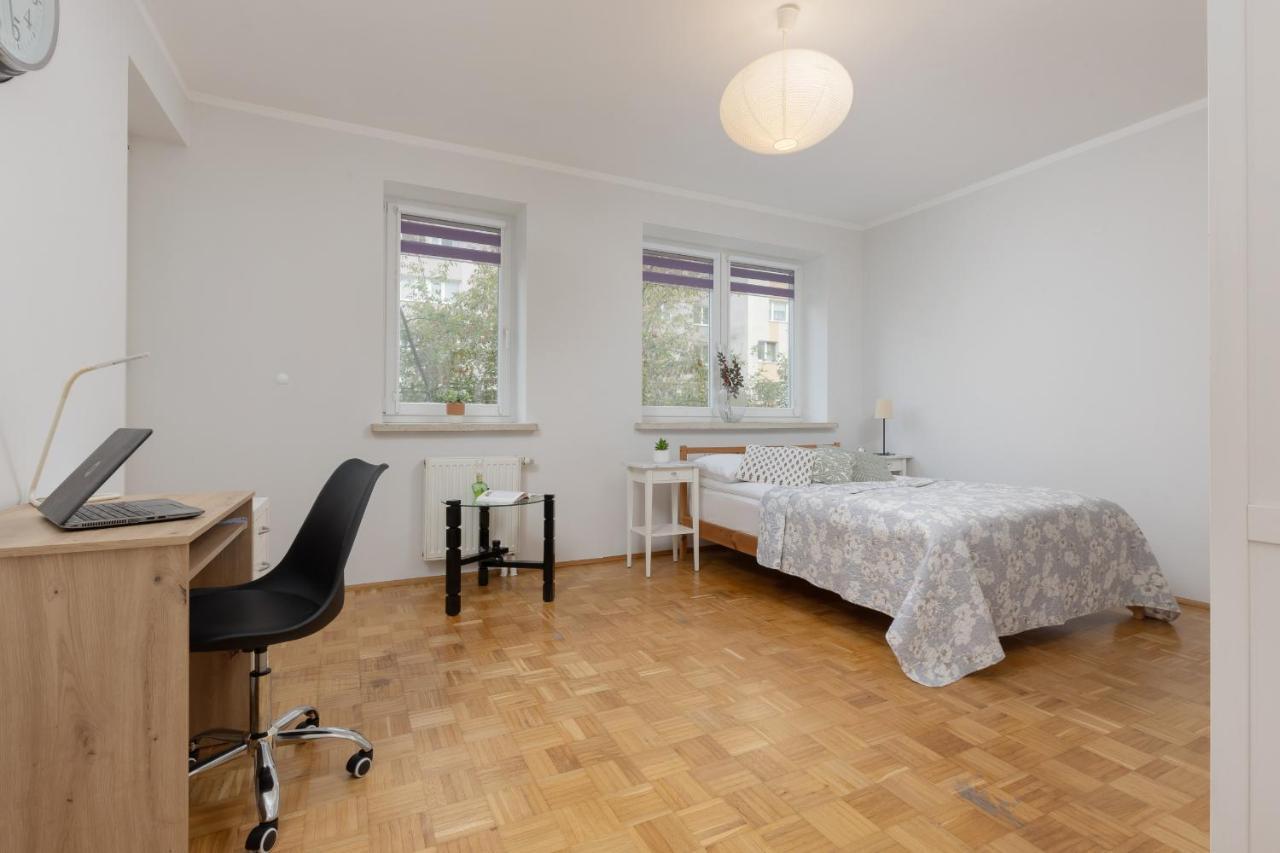 Studio Bielany With Home Office Near Metro Station By Noclegi Renters Βαρσοβία Εξωτερικό φωτογραφία