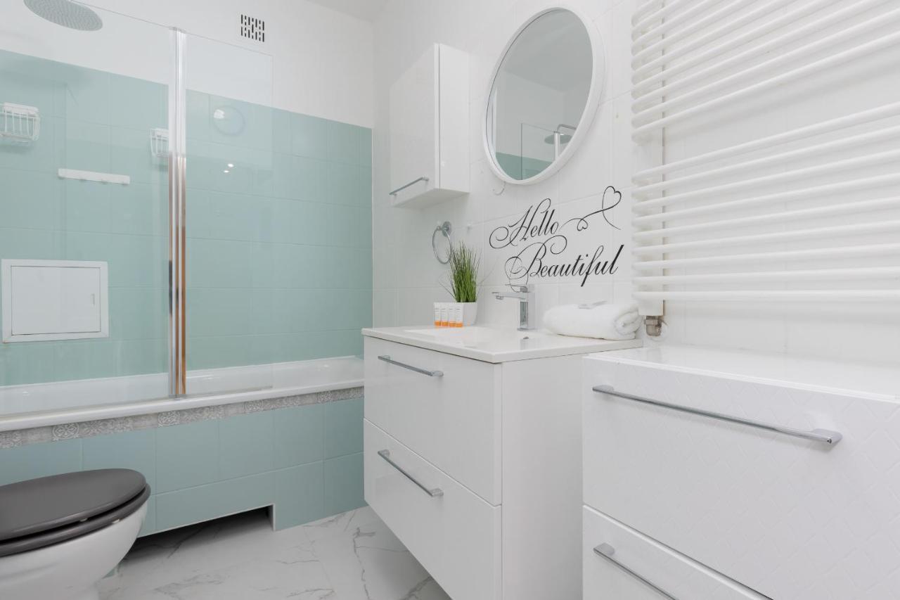 Studio Bielany With Home Office Near Metro Station By Noclegi Renters Βαρσοβία Εξωτερικό φωτογραφία