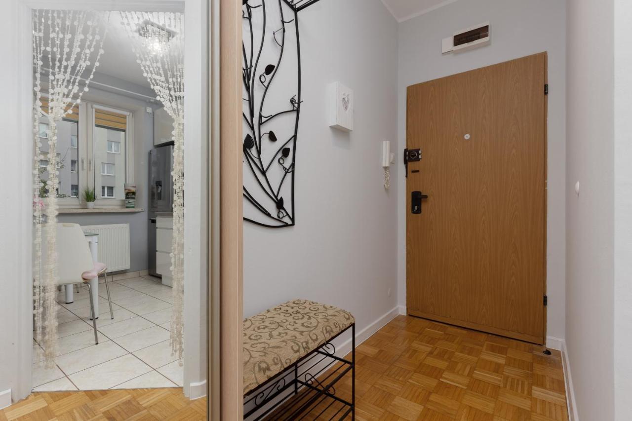 Studio Bielany With Home Office Near Metro Station By Noclegi Renters Βαρσοβία Εξωτερικό φωτογραφία